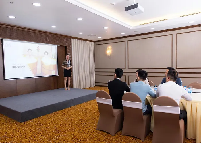 Duc Huy Grand Hotel And Spa
